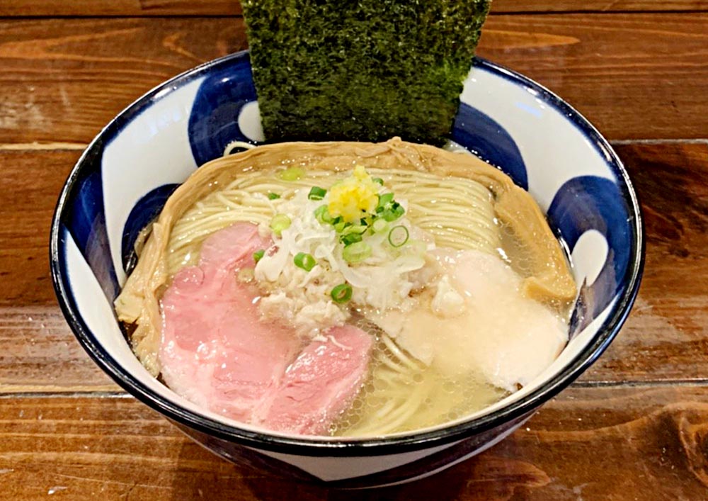 画像:淡麗しおラーメンの商品写真