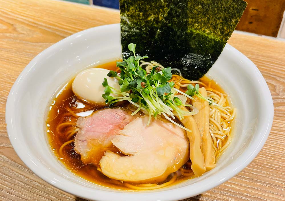 画像:あっさり鶏清湯中華そばの商品写真